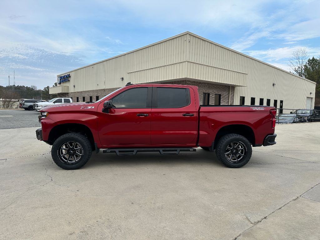 2021 Chevrolet Silverado 1500 LT photo 3