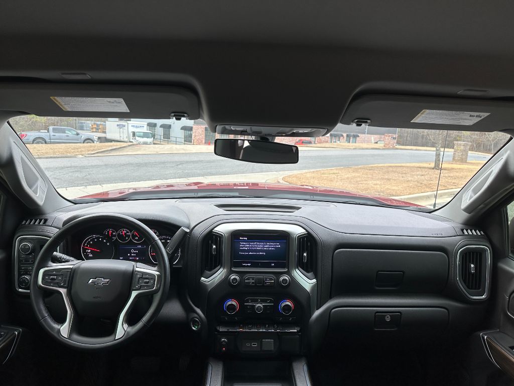 2021 Chevrolet Silverado 1500 LT photo 2