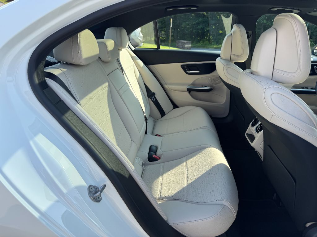 2023 Mercedes Benz C 300 photo 18