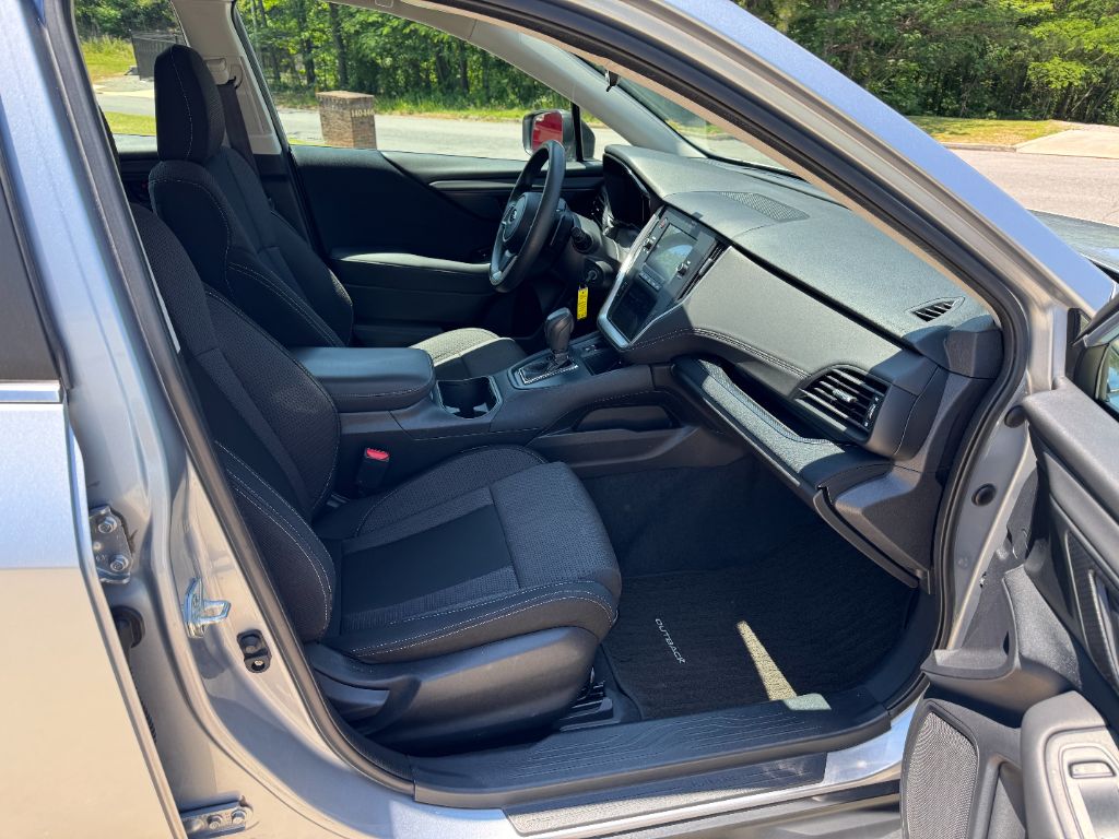 2021 Subaru Outback Base - Photo 18