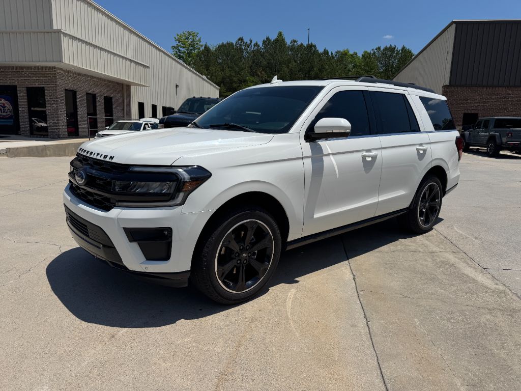 2022 Ford Expedition Limited's photo