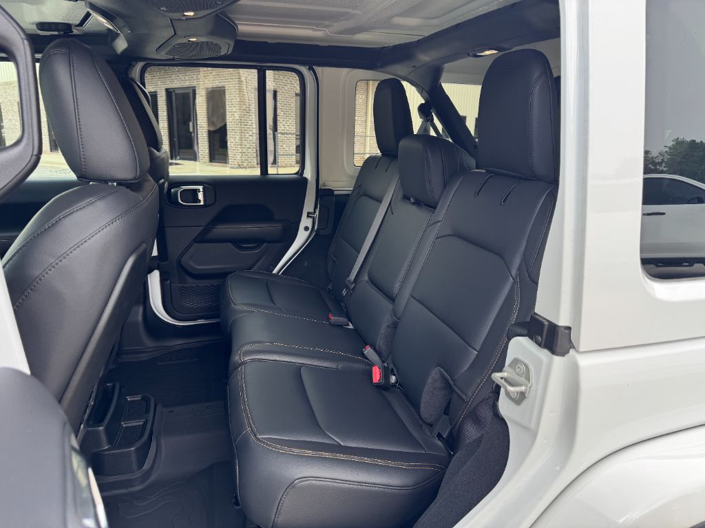 2024 Jeep Wrangler 4-Door Sahara - Photo 14
