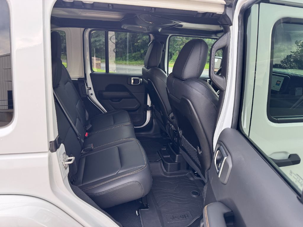 2024 Jeep Wrangler 4-Door Sahara - Photo 16
