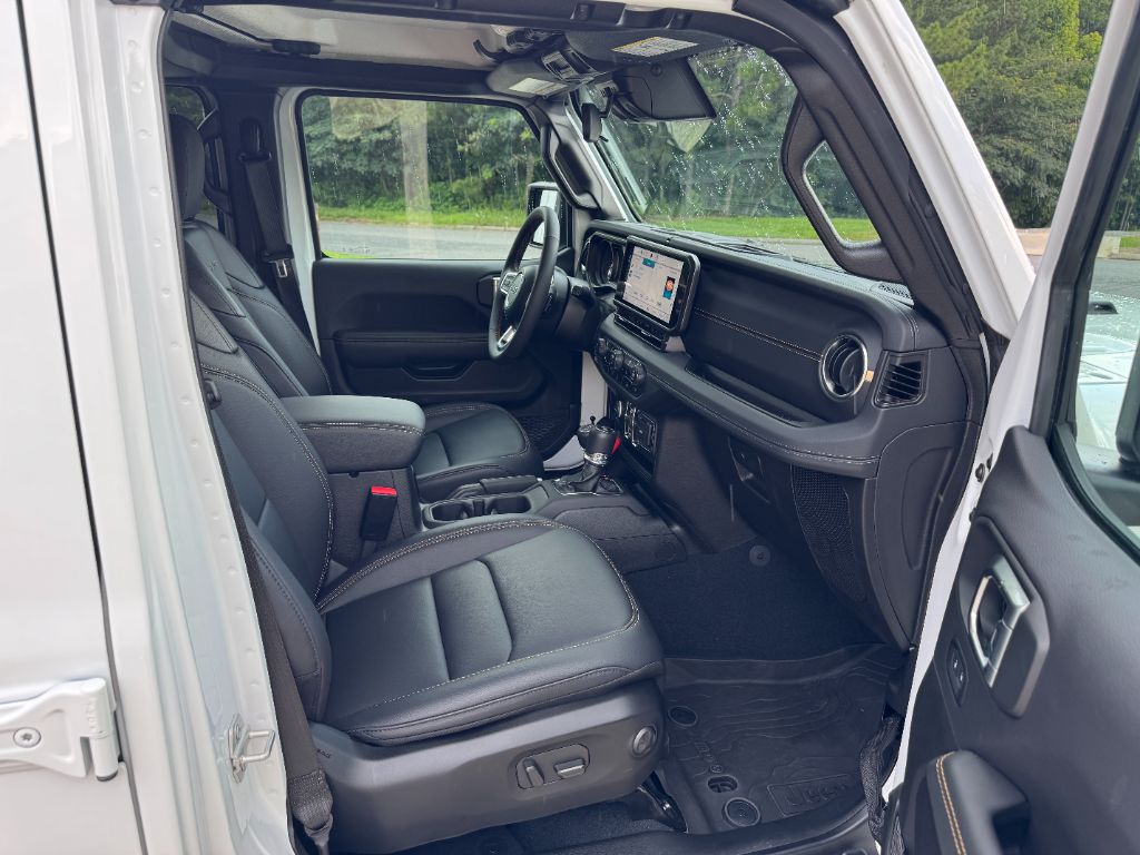 2024 Jeep Wrangler 4-Door Sahara - Photo 18