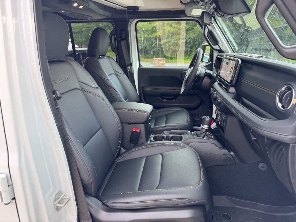 2024 Jeep Wrangler 4-Door Sahara - Photo 19